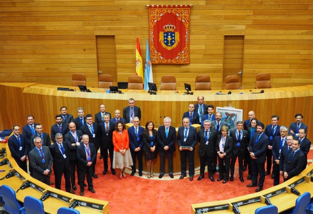 Santalices anima ao Instituto Atlántico do Seguro a utilizar as ferramentas de participación cidadá do Parlamento